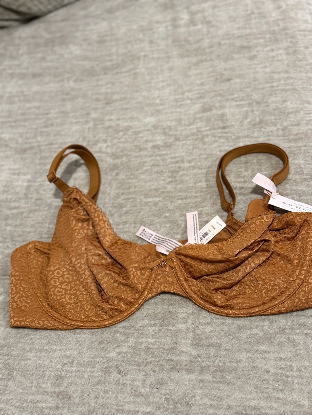 Victoria Secret body by Victoria 36 DD NEW Women's Underwire Bra Caramel Leopard